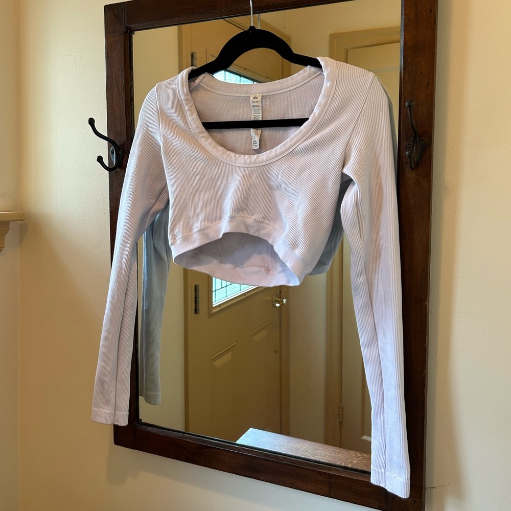 ALO Long Sleeve White Crop